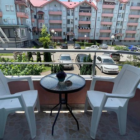 Front Beach Exclusive Apartments สตรูกา ภายนอก รูปภาพ