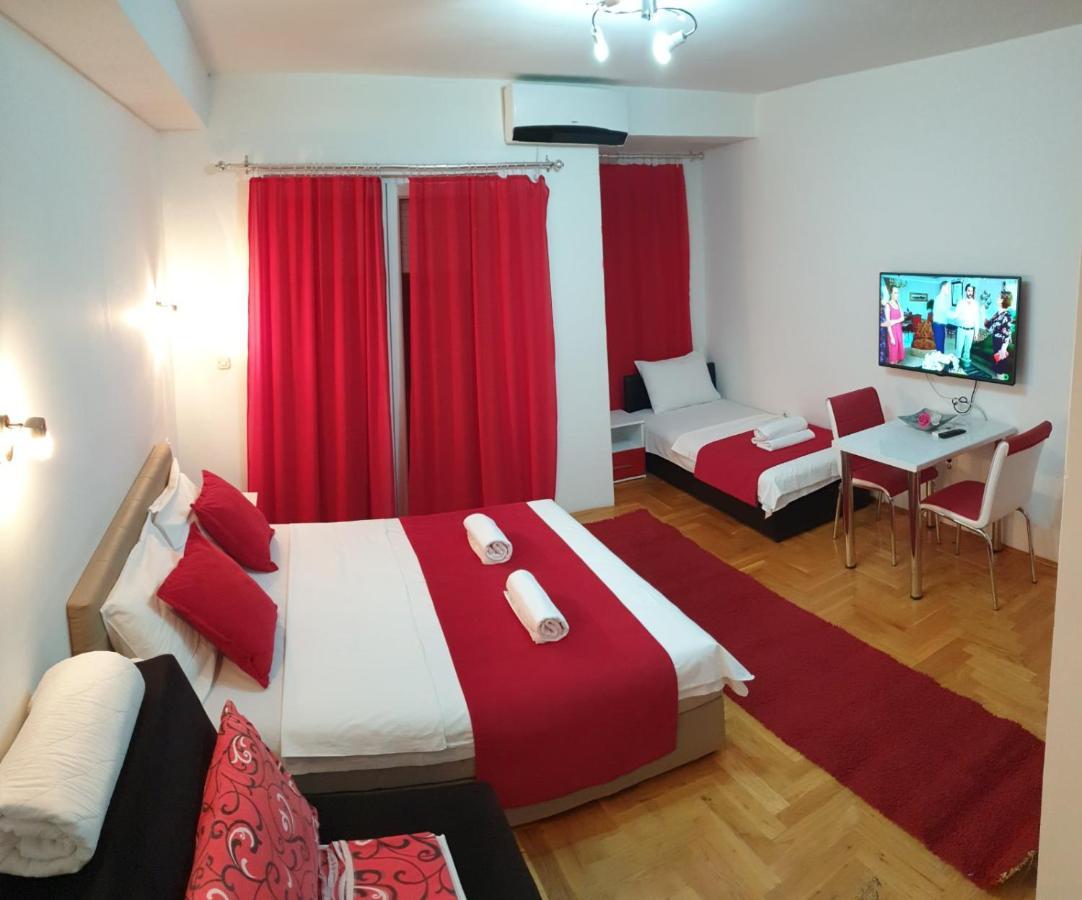 Front Beach Exclusive Apartments สตรูกา ภายนอก รูปภาพ