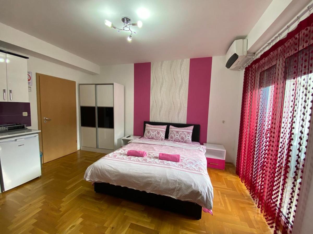 Front Beach Exclusive Apartments สตรูกา ภายนอก รูปภาพ