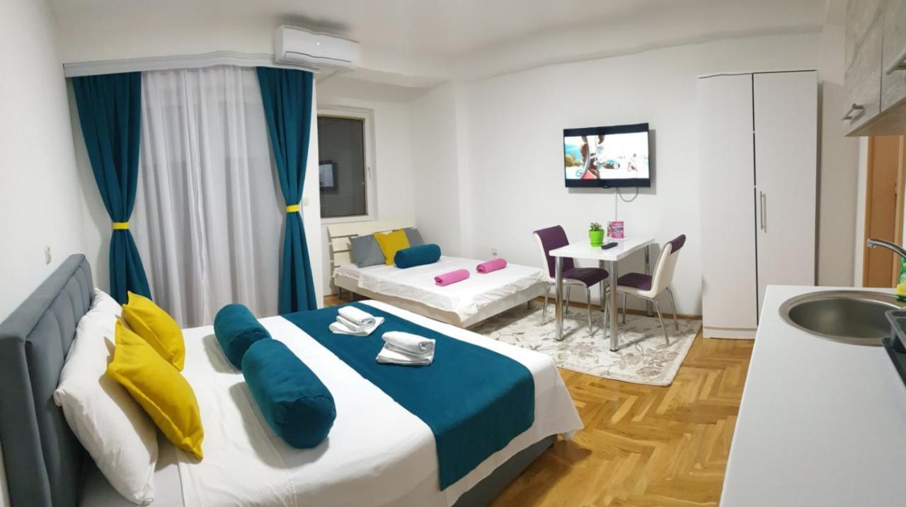 Front Beach Exclusive Apartments สตรูกา ภายนอก รูปภาพ