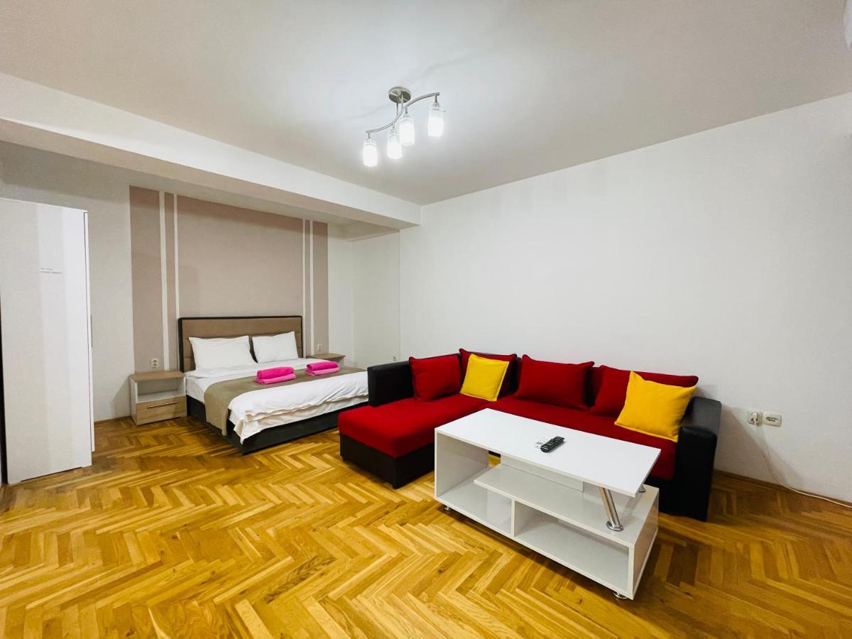 Front Beach Exclusive Apartments สตรูกา ภายนอก รูปภาพ