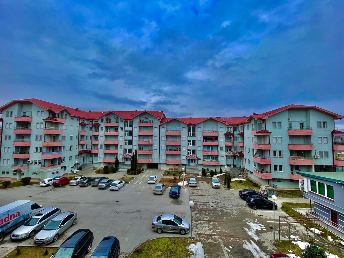 Front Beach Exclusive Apartments สตรูกา ภายนอก รูปภาพ