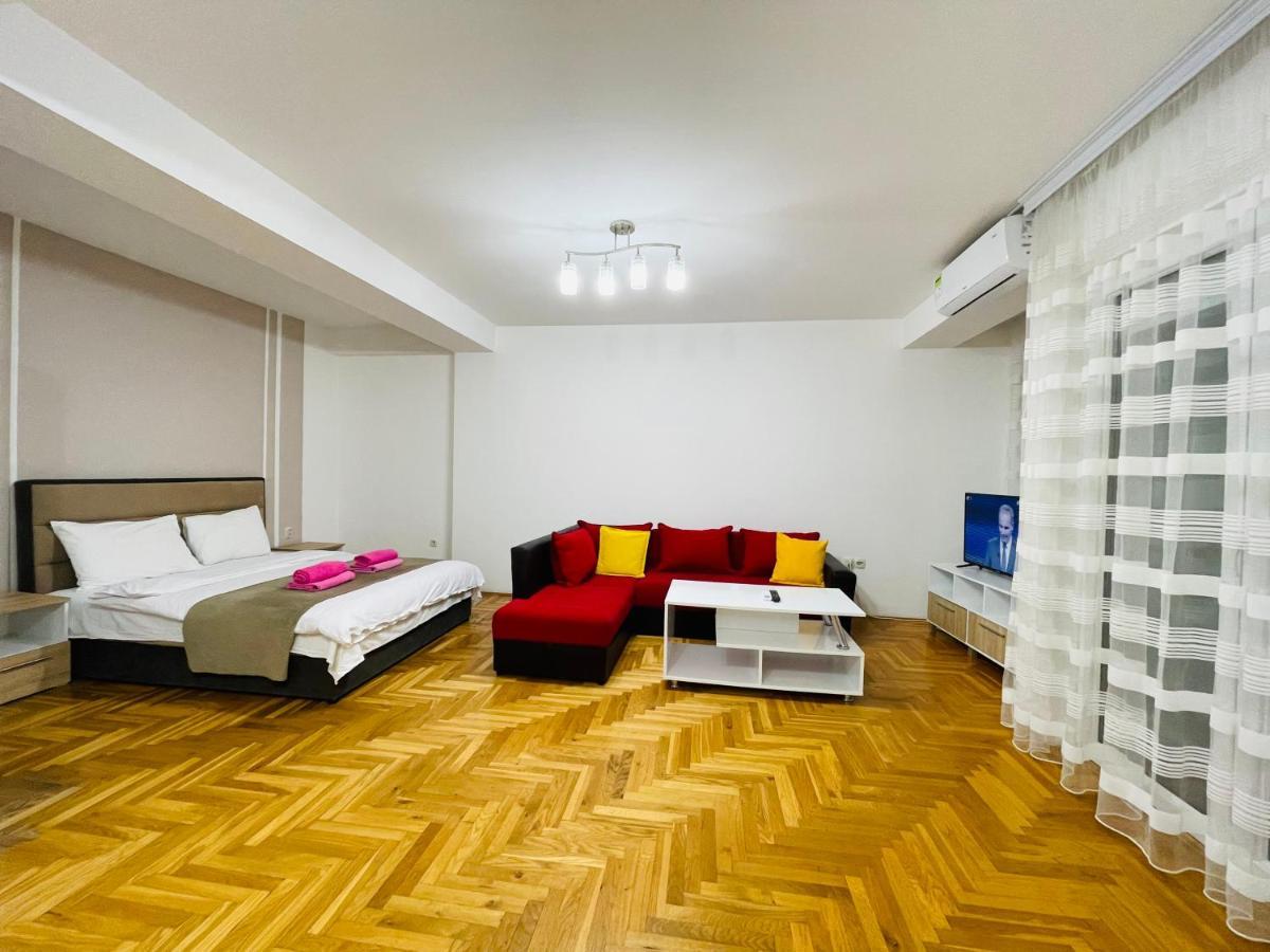 Front Beach Exclusive Apartments สตรูกา ภายนอก รูปภาพ