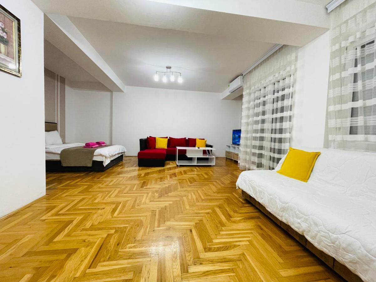 Front Beach Exclusive Apartments สตรูกา ภายนอก รูปภาพ