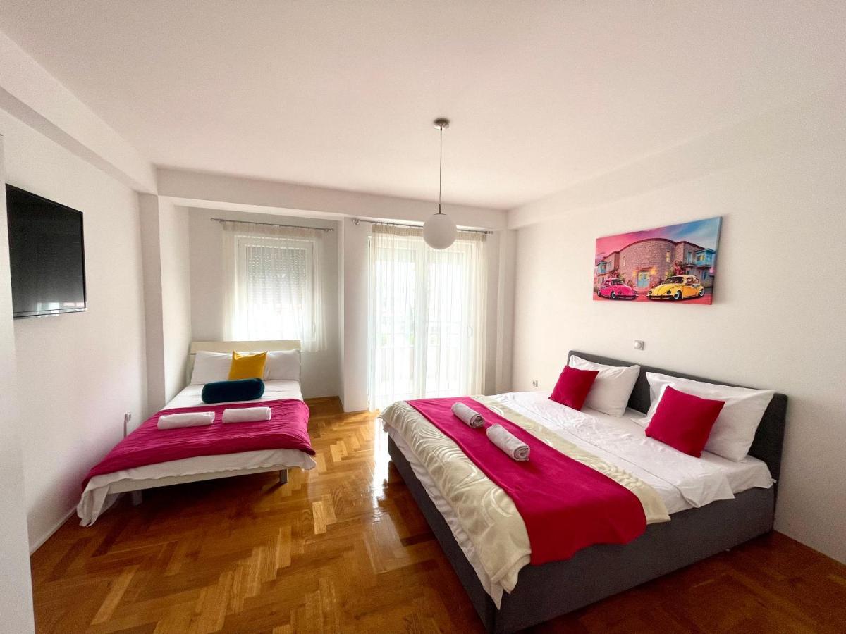 Front Beach Exclusive Apartments สตรูกา ภายนอก รูปภาพ