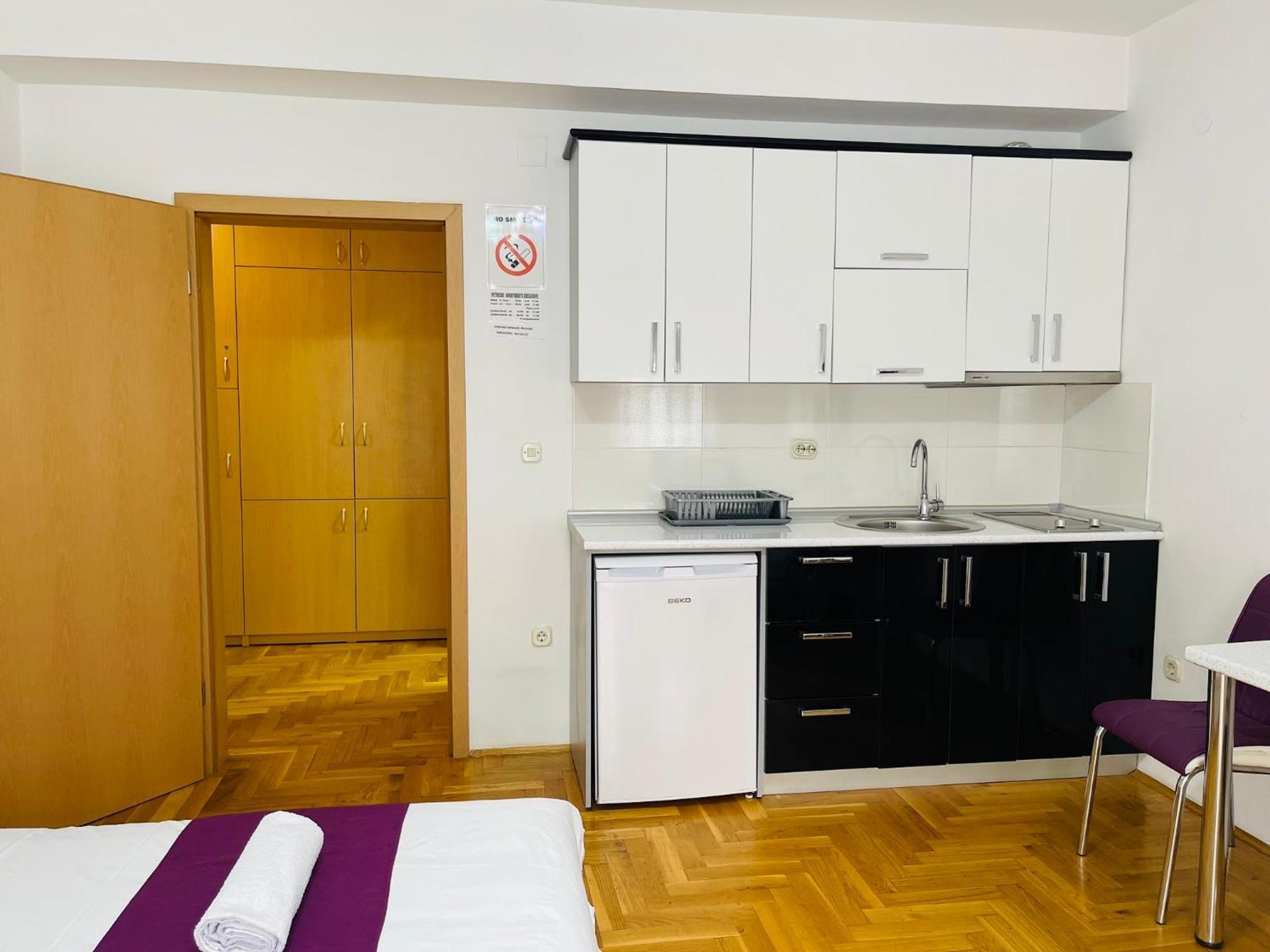 Front Beach Exclusive Apartments สตรูกา ภายนอก รูปภาพ