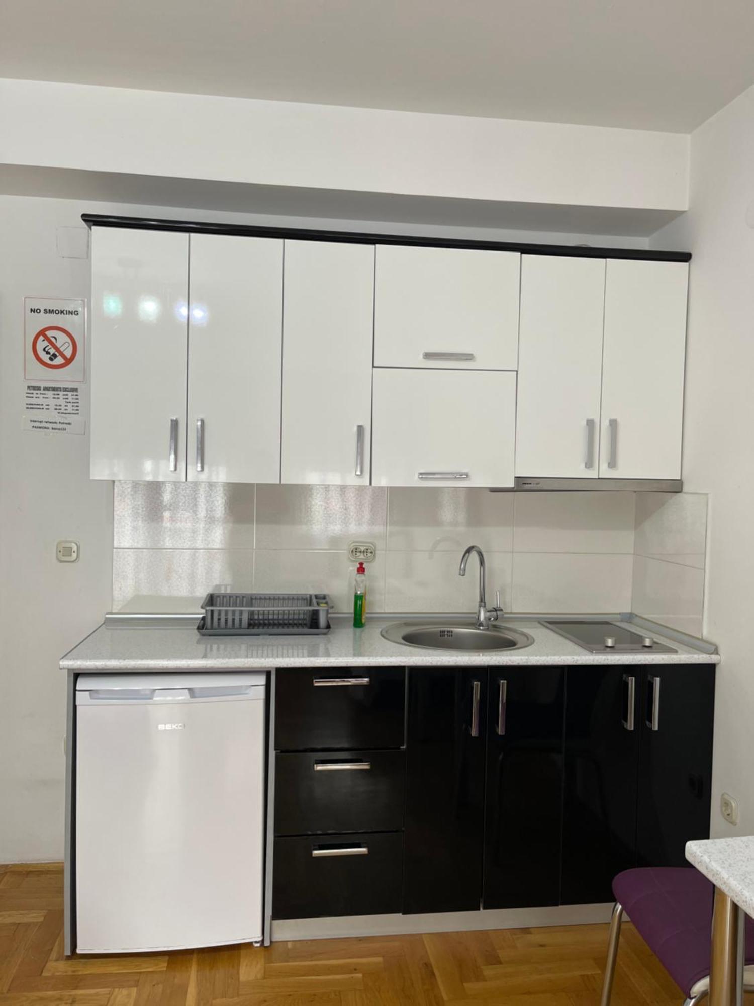 Front Beach Exclusive Apartments สตรูกา ภายนอก รูปภาพ