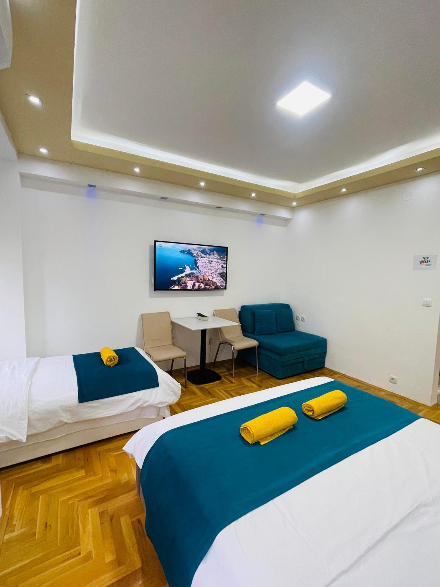 Front Beach Exclusive Apartments สตรูกา ภายนอก รูปภาพ
