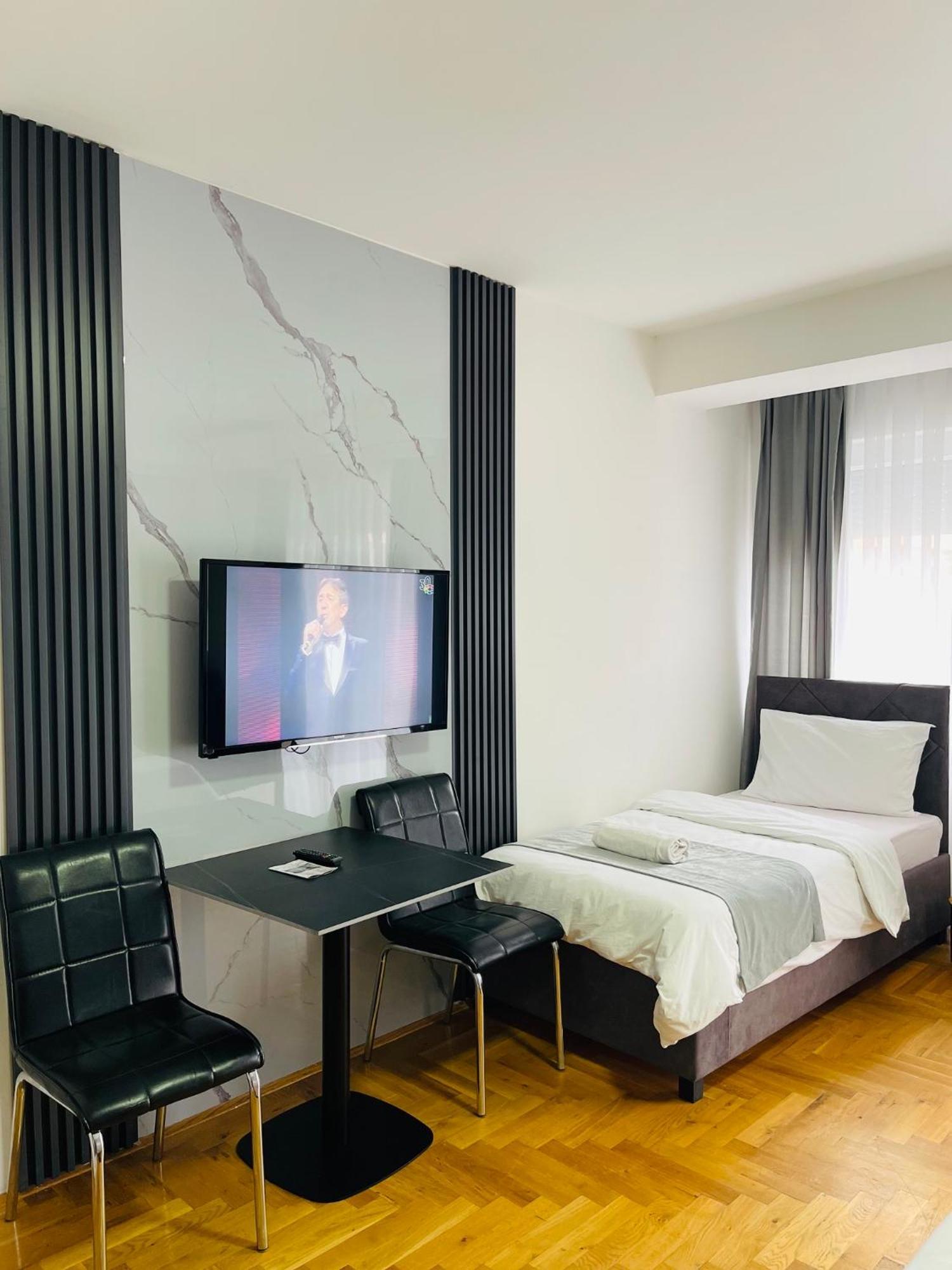 Front Beach Exclusive Apartments สตรูกา ภายนอก รูปภาพ