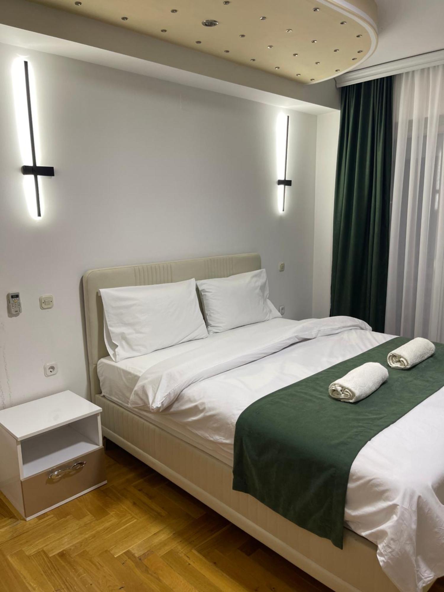 Front Beach Exclusive Apartments สตรูกา ภายนอก รูปภาพ