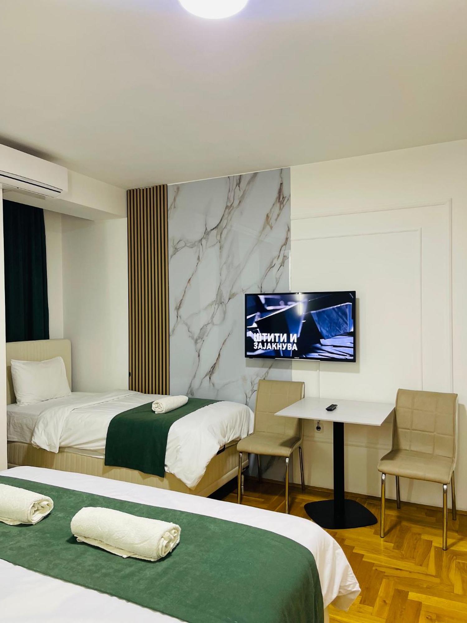 Front Beach Exclusive Apartments สตรูกา ภายนอก รูปภาพ