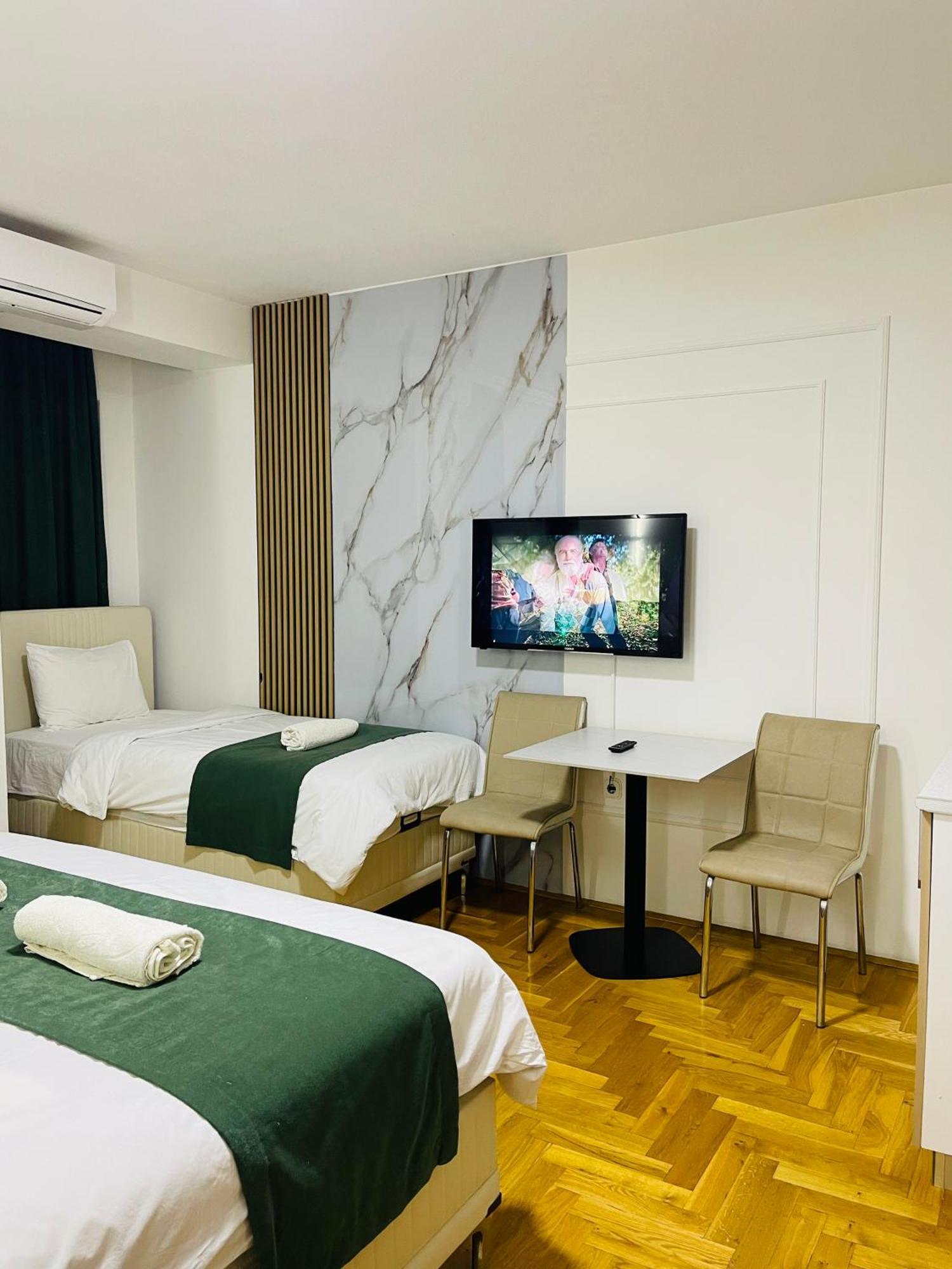 Front Beach Exclusive Apartments สตรูกา ภายนอก รูปภาพ